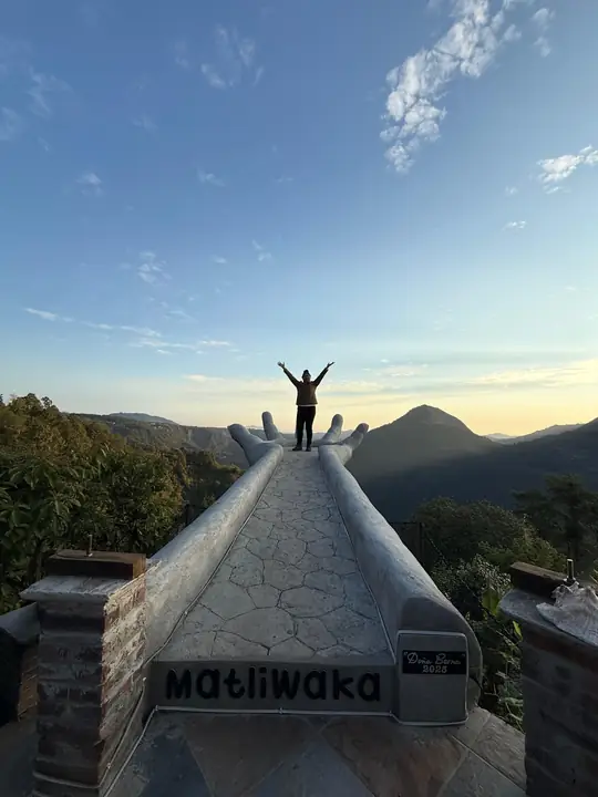 Visitante en el Mirador Mano Gigante de Matliwaka